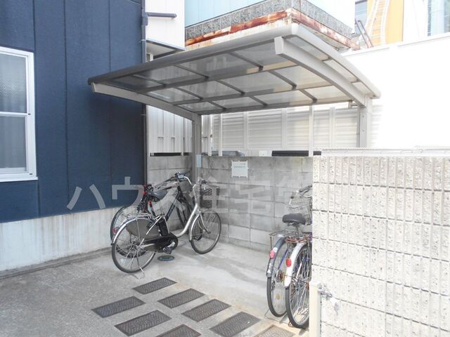 拡大写真:高槻市今城町 3階305の外観写真(昼)