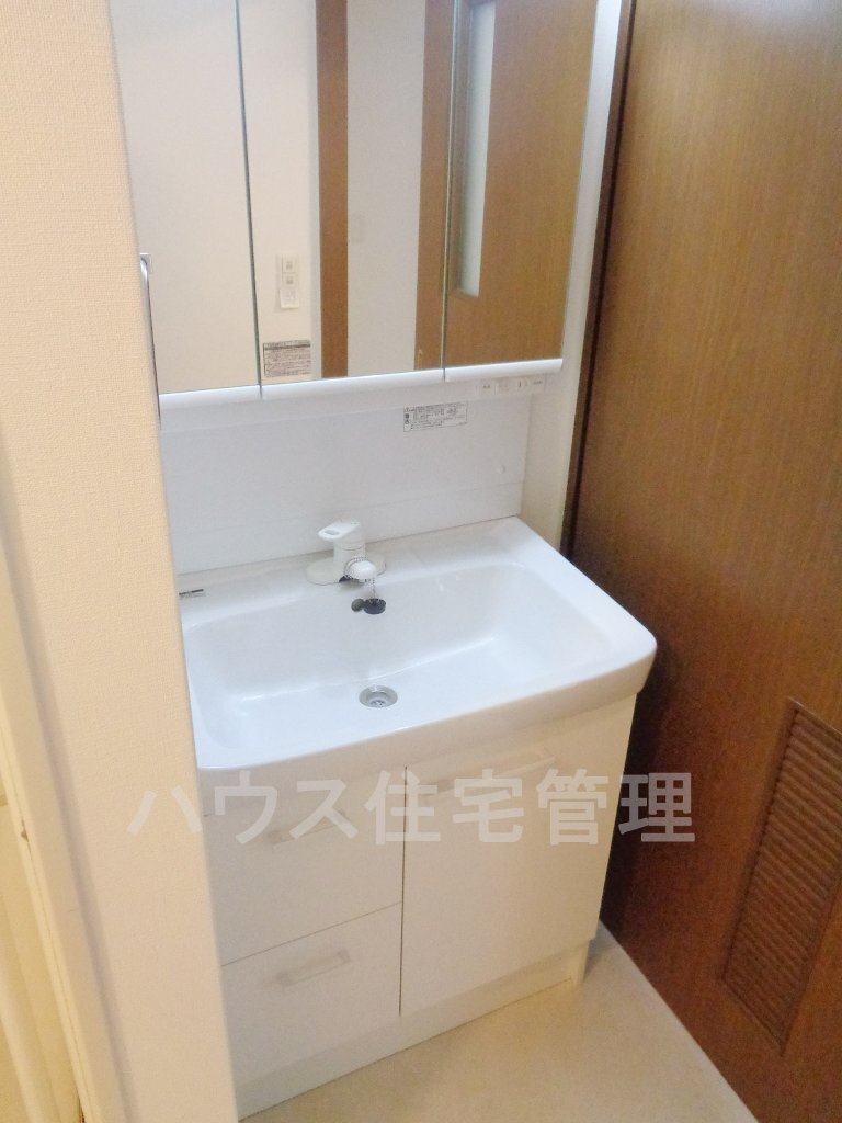 拡大写真:高槻市奈佐原4丁目 4階403の洗面(イメージ)