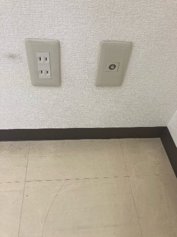 拡大写真:アメニティ夢Ⅲ 【内装事務所仕様/府道沿い】 203の室内設備