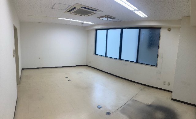 拡大写真:アメニティ夢Ⅲ 【内装事務所仕様/府道沿い】 203の室内