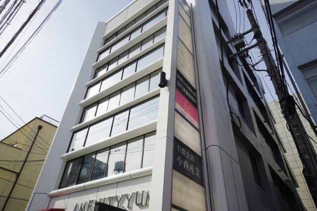 拡大写真:アメニティ夢Ⅲ 【内装事務所仕様/府道沿い】 203の外観写真(昼)
