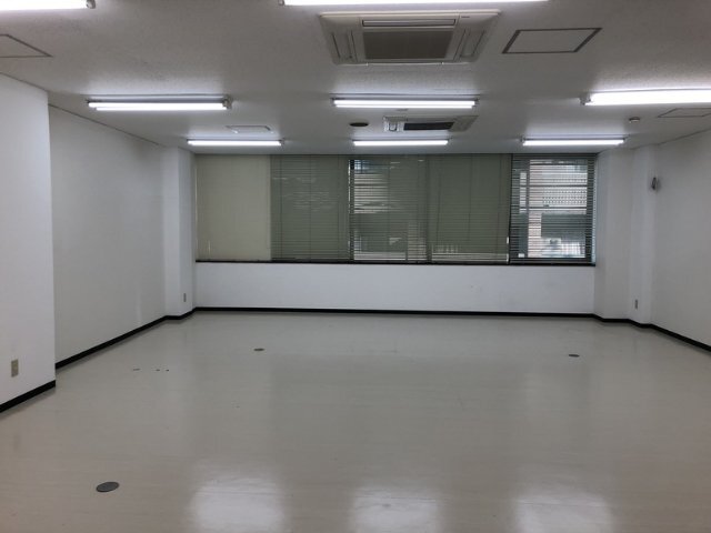 拡大写真:ワイイーケイビル 【駅徒歩約2分/内装事務所使用】 201の室内