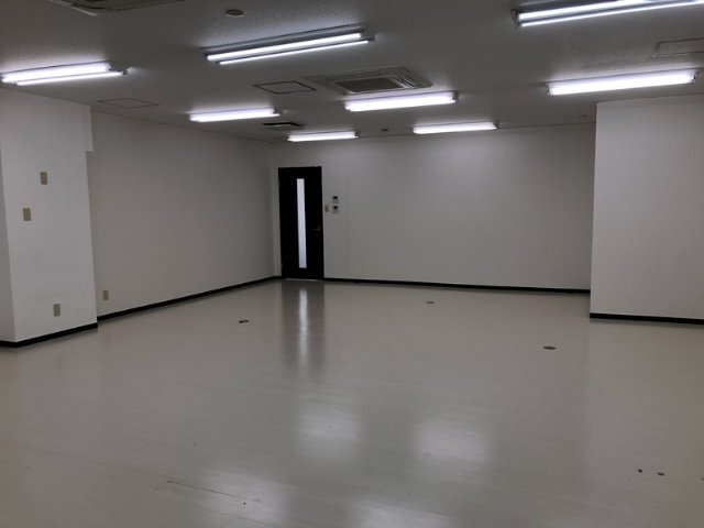 拡大写真:ワイイーケイビル 【駅徒歩約2分/内装事務所使用】 201の室内