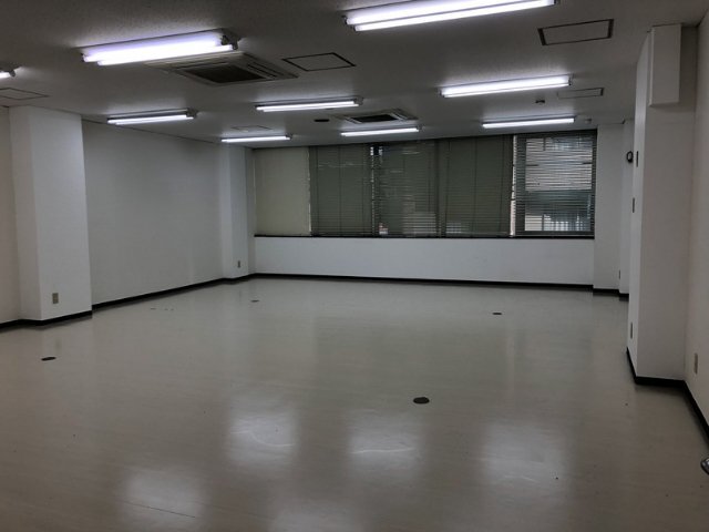 拡大写真:ワイイーケイビル 【駅徒歩約2分/内装事務所使用】 201の室内