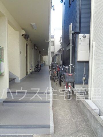 拡大写真:高槻市東五百住町2丁目 1階108の外観写真(昼)