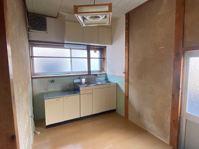 拡大写真:宇和島市賀古町1丁目 002のキッチン