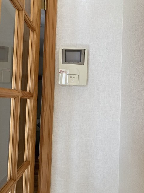 拡大写真：山形市宮町４丁目 1階102のカメラ付インターホン