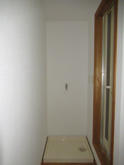 拡大写真：山形市千歳１丁目 1階102の洗濯機置場