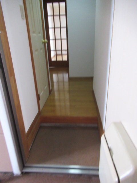 拡大写真：山形市千歳１丁目 1階102の玄関
