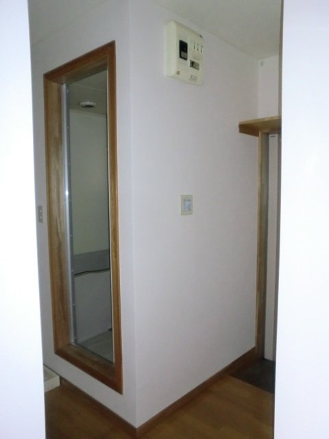 拡大写真：山形市千歳１丁目 3階302の内側　