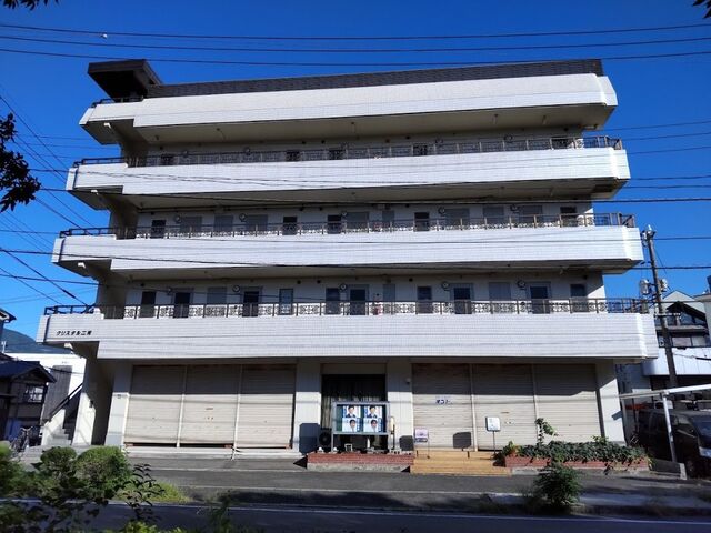 拡大写真：クリスタル二河 2階402の外観写真（昼）