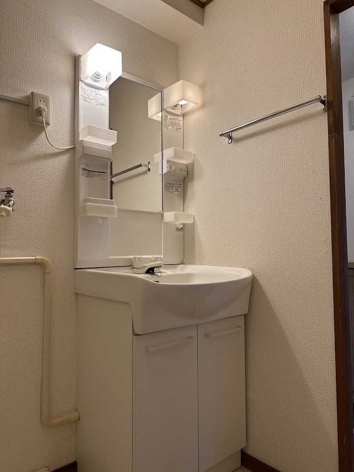 拡大写真:ハイツ広白石 4階403の洗面