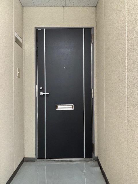 拡大写真:呉市中央3丁目 5階501の玄関