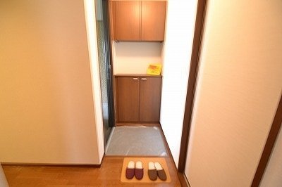 拡大写真:日野市日野台5丁目 2階202の玄関(イメージ)