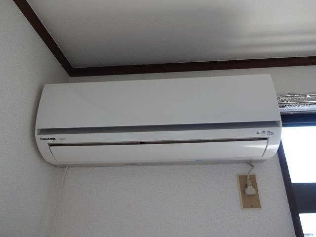 拡大写真:コーポラスジュン 2階105のエアコン
