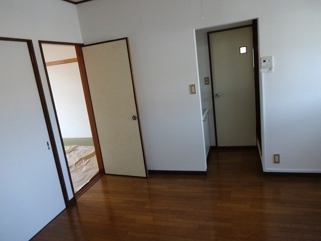 拡大写真:コーポラスジュン 2階105の室内