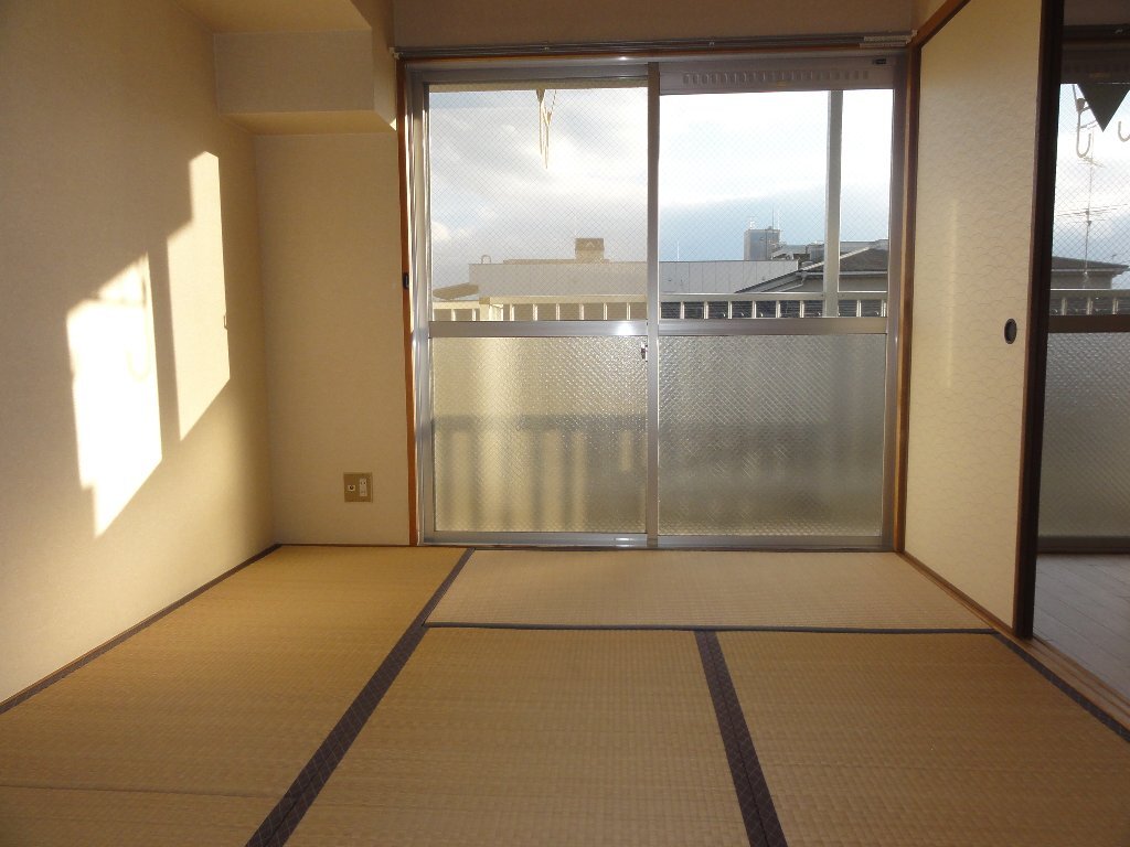 拡大写真：グレース16 1階101の和室