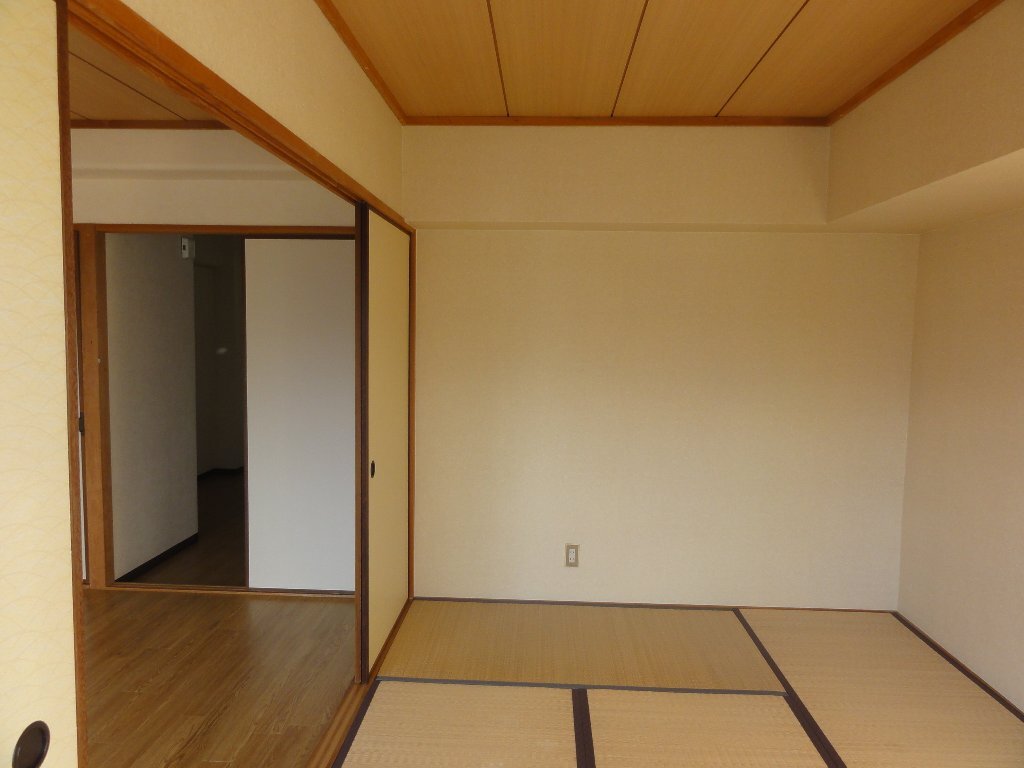 拡大写真：グレース16 3階302の和室