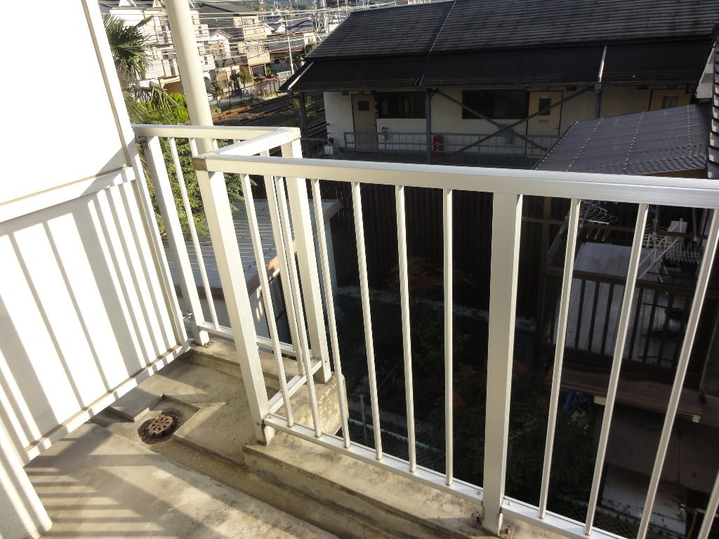 拡大写真：グレース16 3階302のバルコニー