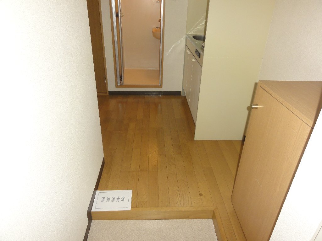 拡大写真：宇治市小倉町寺内 3階301の玄関