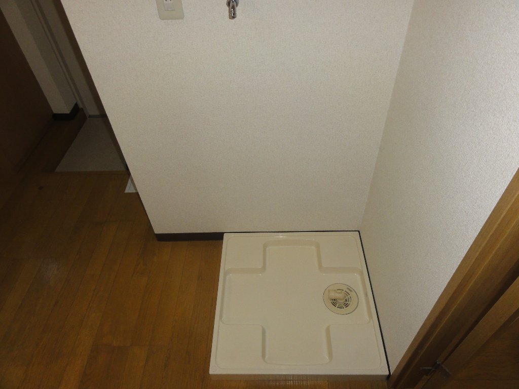 拡大写真：宇治市小倉町寺内 3階301の洗濯機置場