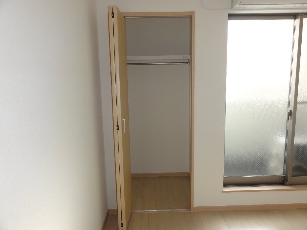 拡大写真：宇治市伊勢田町南山 1階111の収納