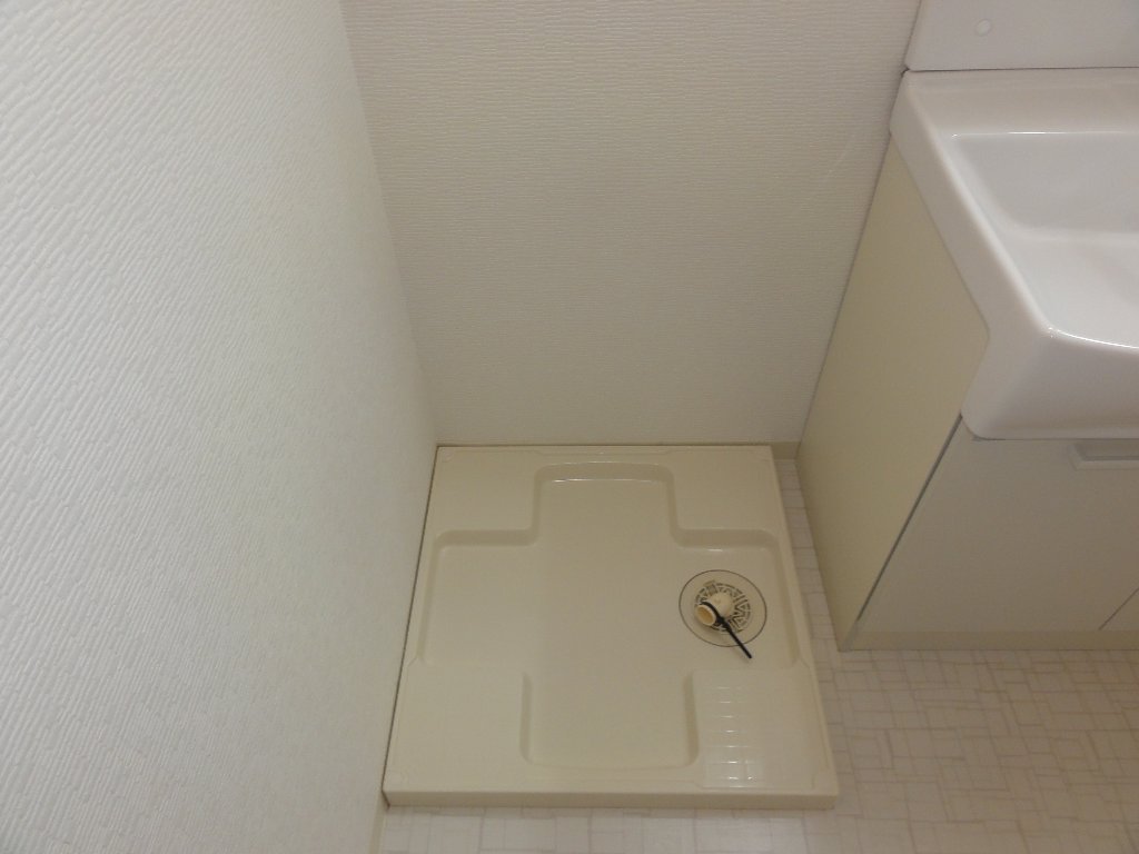 拡大写真：城陽市富野西垣内 6階608の室内洗濯パン