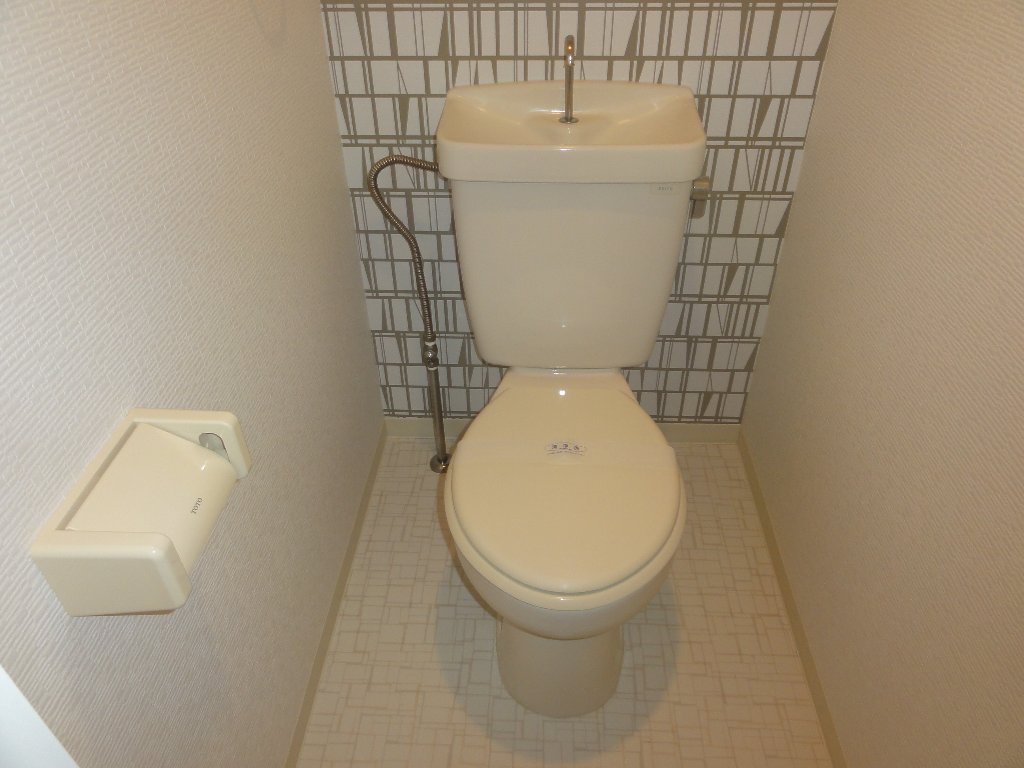 拡大写真：城陽市富野西垣内 6階608のトイレ