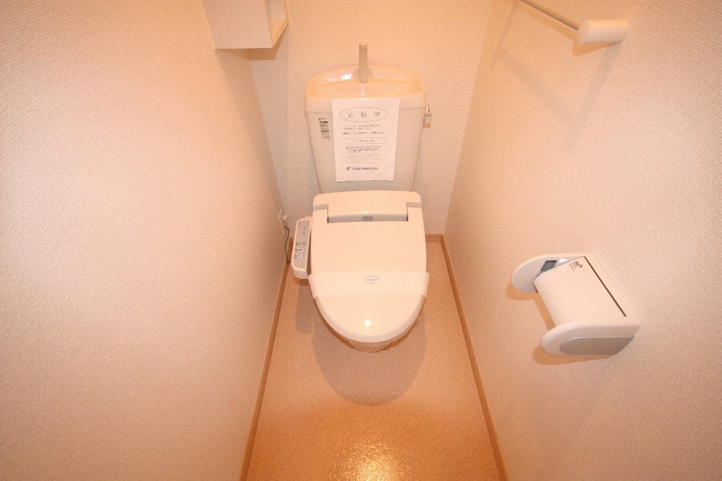拡大写真:高松市鶴市町 1階101のトイレ