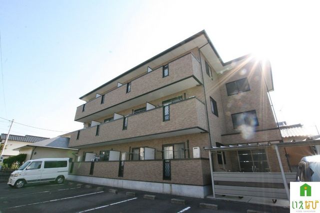 拡大写真：フォブール林町 3階301の外観写真（昼）