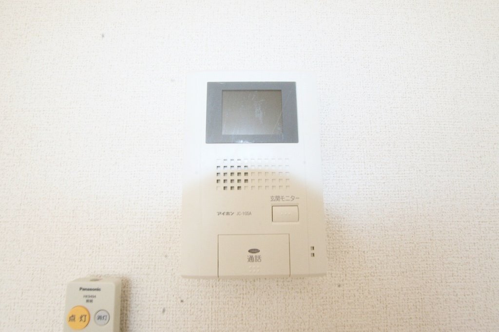 拡大写真:リュミエール 2階202のカメラ付インターホン