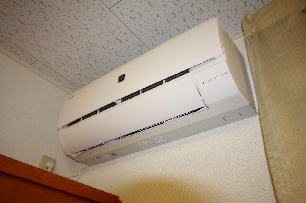 拡大写真:レオパレス秋桜 1階102のエアコン