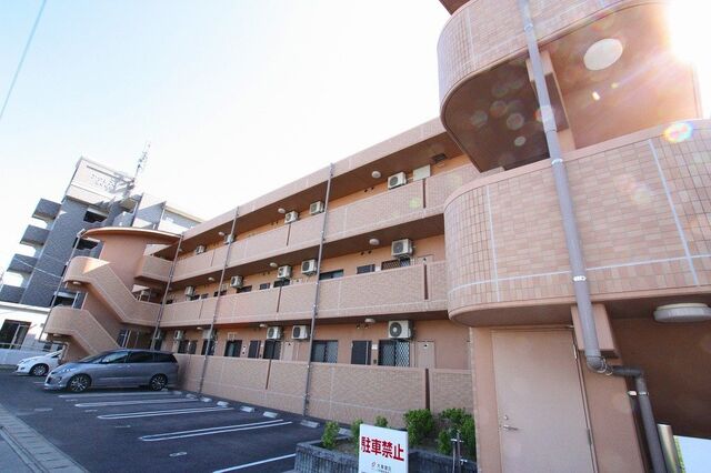 拡大写真:サンライズ新池 3階304の外観写真(昼)