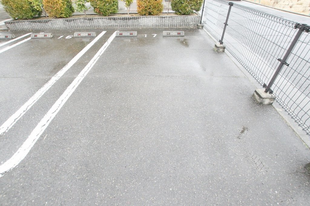 拡大写真:サンライズ宮川 1階205の共有部分