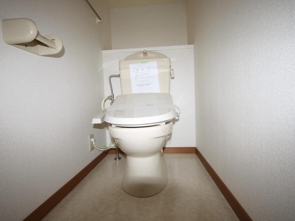 拡大写真：サンライズ宮川 1階205のシャワー付トイレ