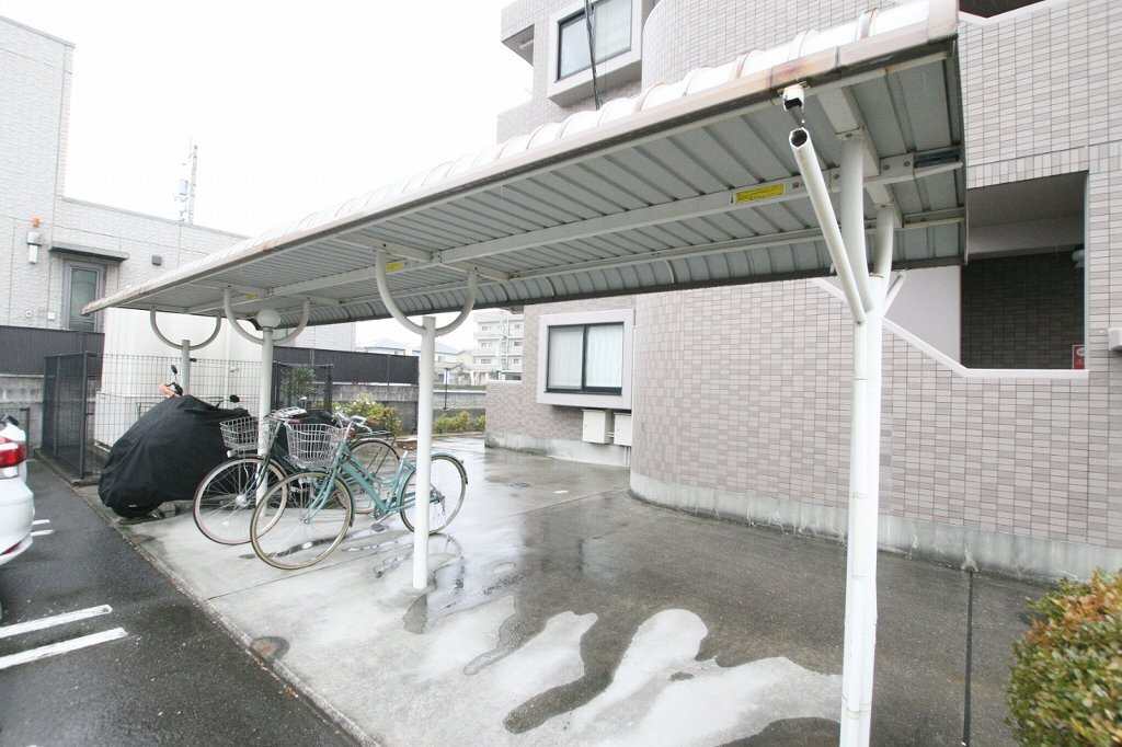 拡大写真:サンライズ宮川 1階205の共有部分
