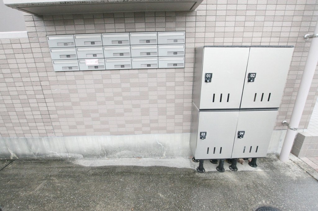 拡大写真:サンライズ宮川 1階205の共有部分