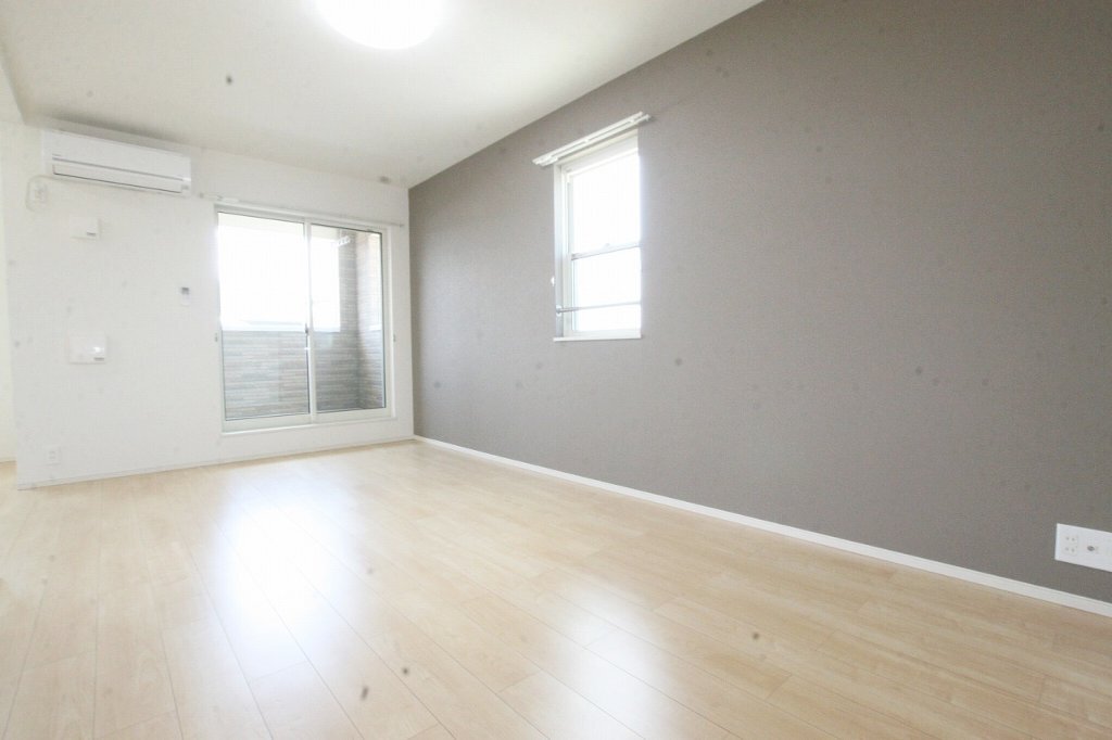 拡大写真:ワイズKMⅡ 2階201のリビング