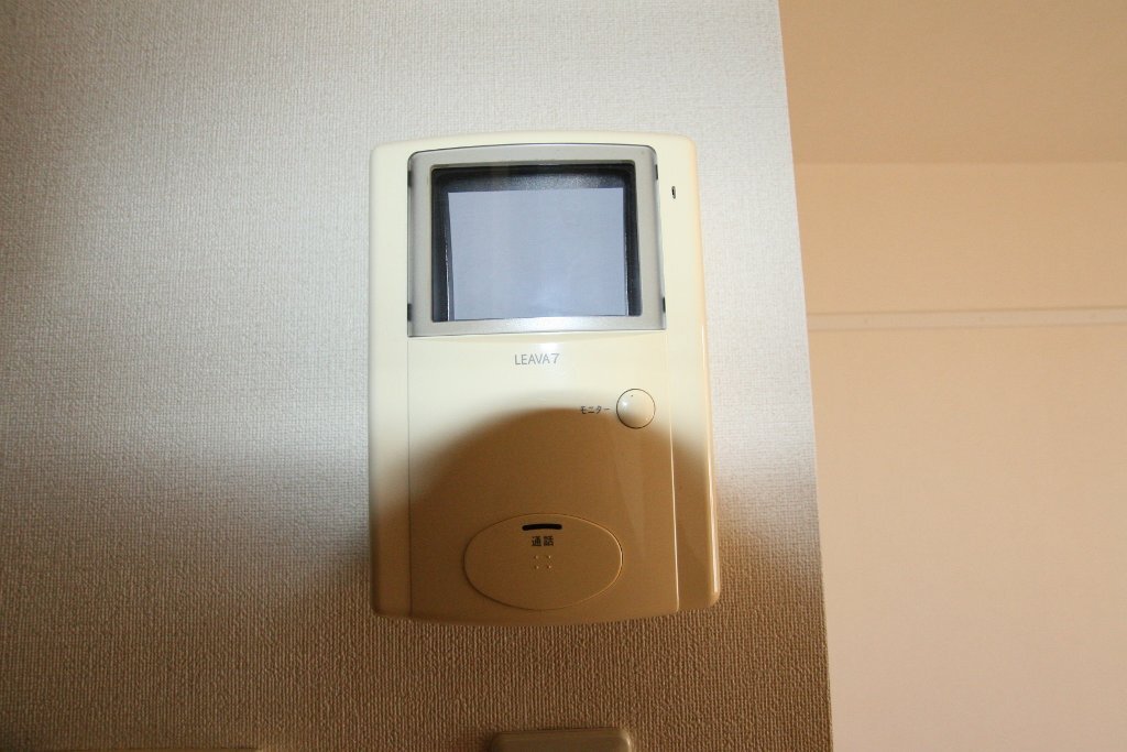 拡大写真：高松市三谷町 2階205のカメラ付インターホン