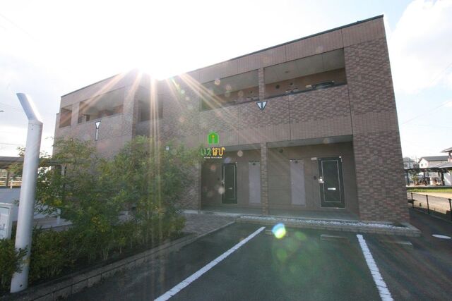 拡大写真：高松市三谷町 1階101の外観写真（昼）