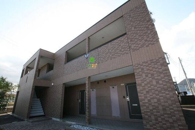 拡大写真：高松市三谷町 1階101の外観写真（昼）