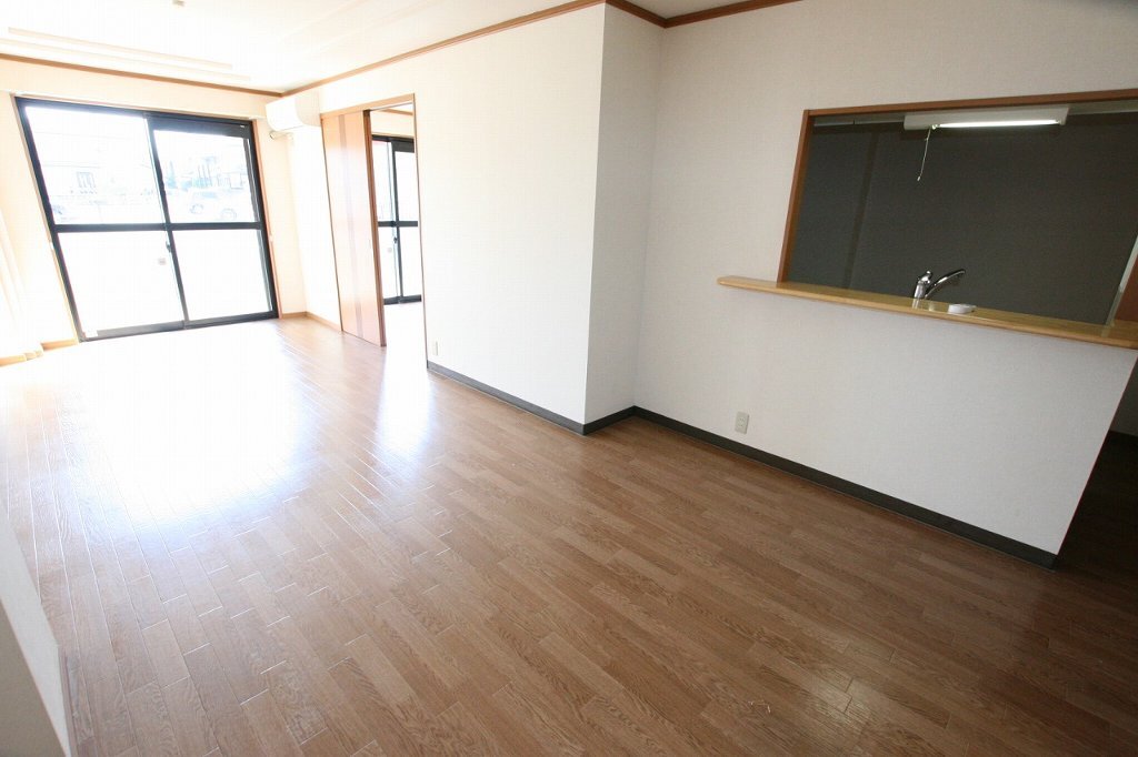 拡大写真:高松市林町 1階202のリビング