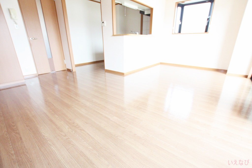 拡大写真:高松市林町 3階302のリビング