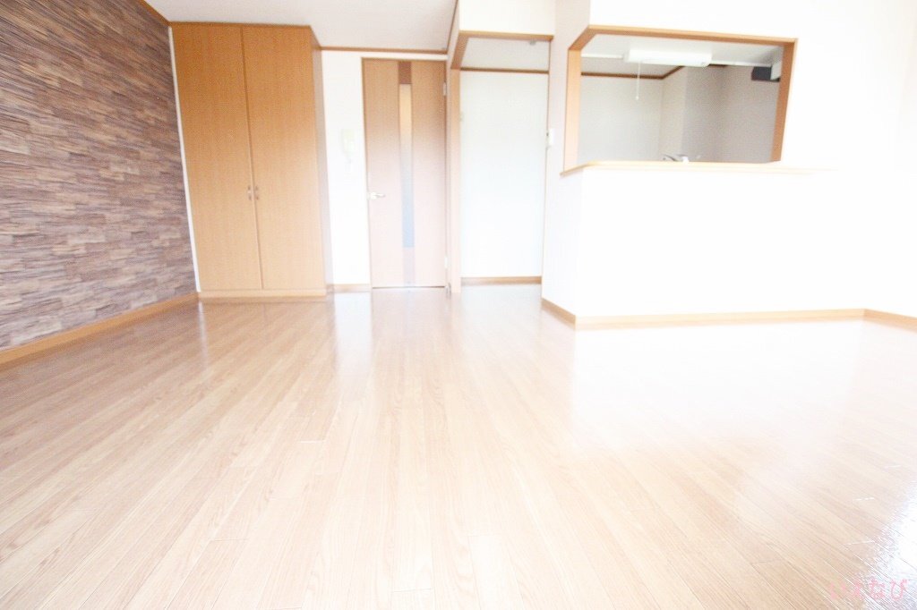 拡大写真:高松市林町 3階302のリビング