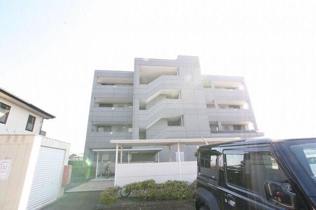 拡大写真:高松市林町 3階302の外観写真(昼)