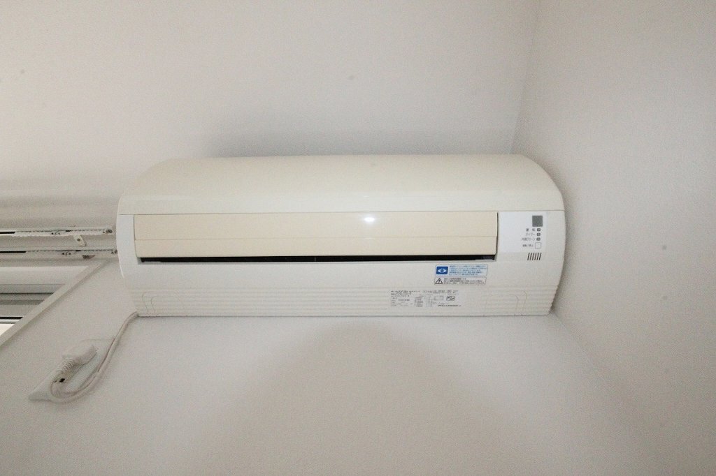 拡大写真:シャーメゾン エメB棟 1階101のエアコン