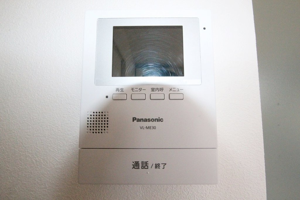 拡大写真:シャーメゾン エメB棟 1階101のカメラ付インターホン