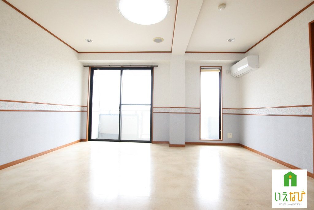 拡大写真：高松市鹿角町 2階302の寝室