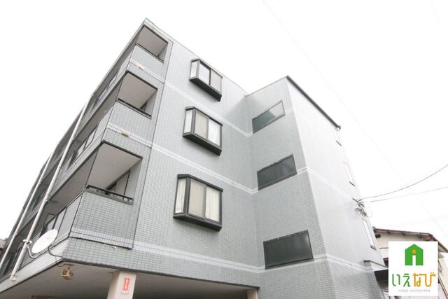 拡大写真：高松市鹿角町 2階302の外観写真（昼）