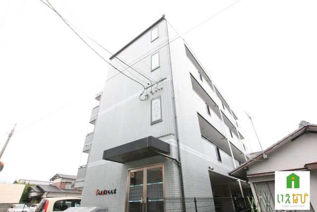 拡大写真：高松市鹿角町 2階302の外観写真（昼）